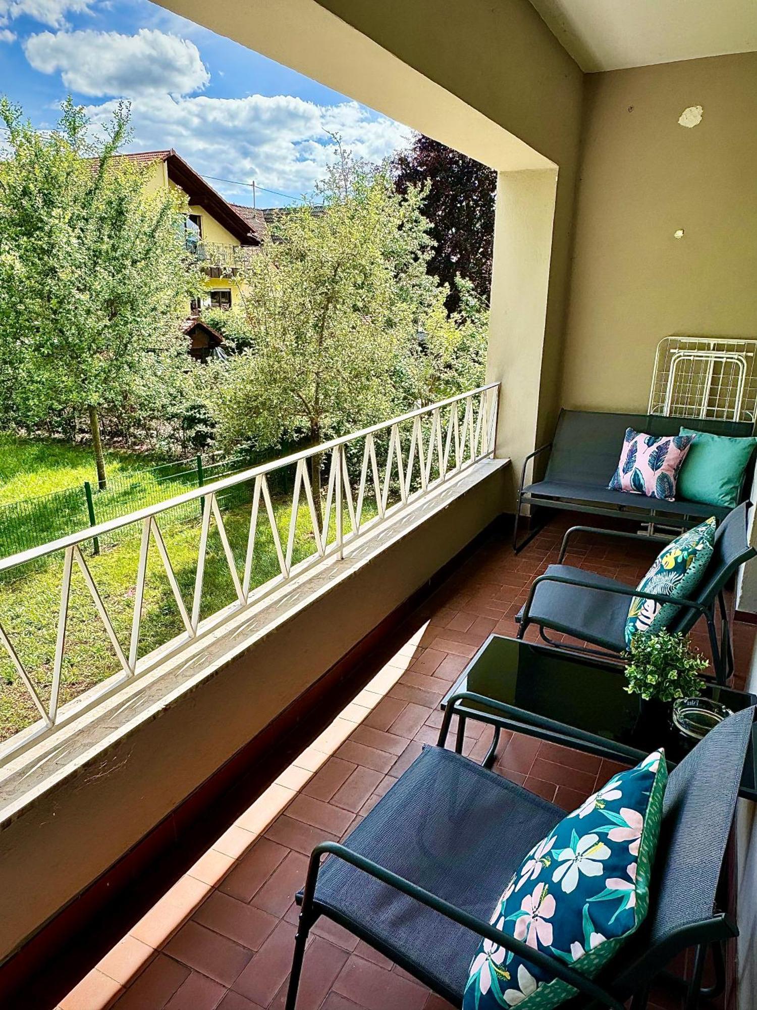 Grosszuegiges Apartment Mit Balkon Fuer Monteure Und Feriengaeste Dillingen an der Saar Dış mekan fotoğraf